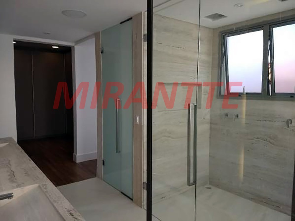 Cond. fechado de 637m² com 4 quartos em Vila Yolanda