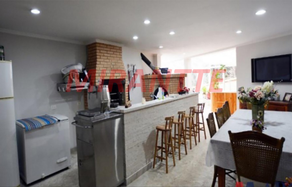 Sobrado de 560m² com 5 quartos em CAPIVARI