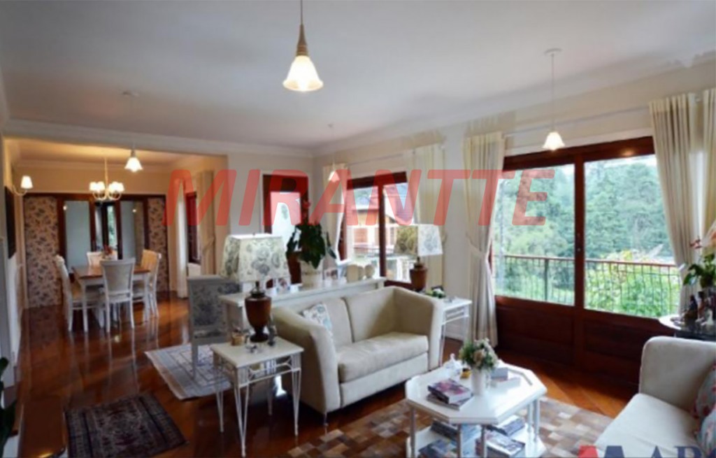 Sobrado de 560m² com 5 quartos em CAPIVARI