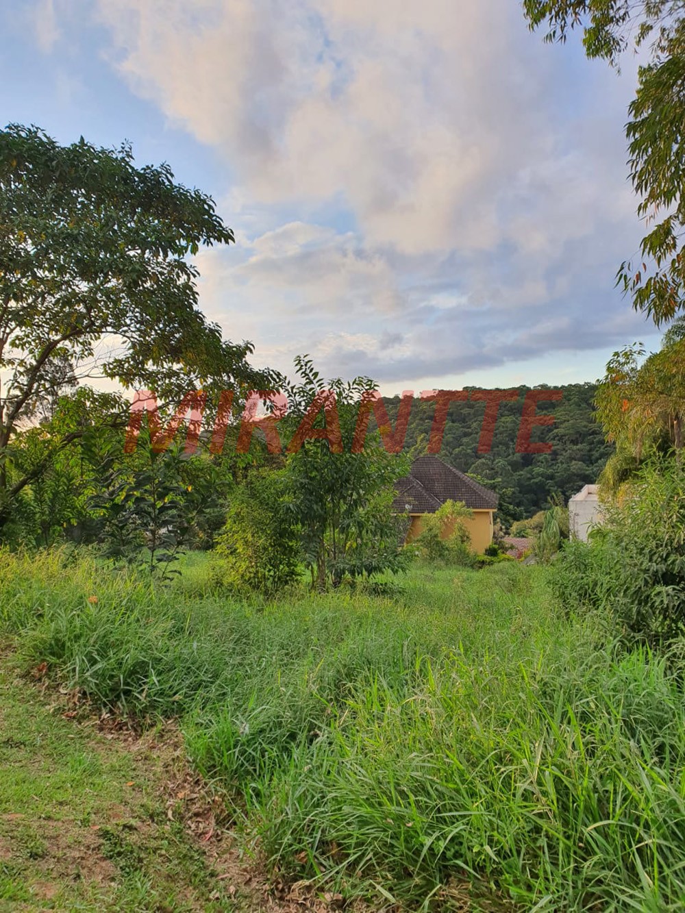 Terreno de 1360m² em Serra Da Cantareira