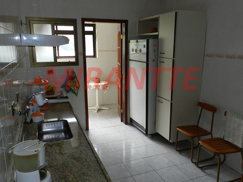Apartamento de 120m² com 3 quartos em CENTRO