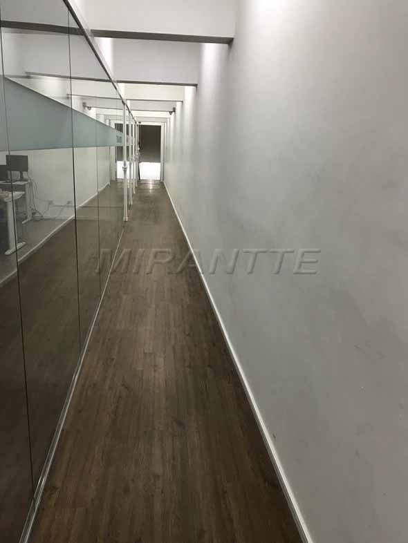 Comercial de 930m² em Ponte Pequena