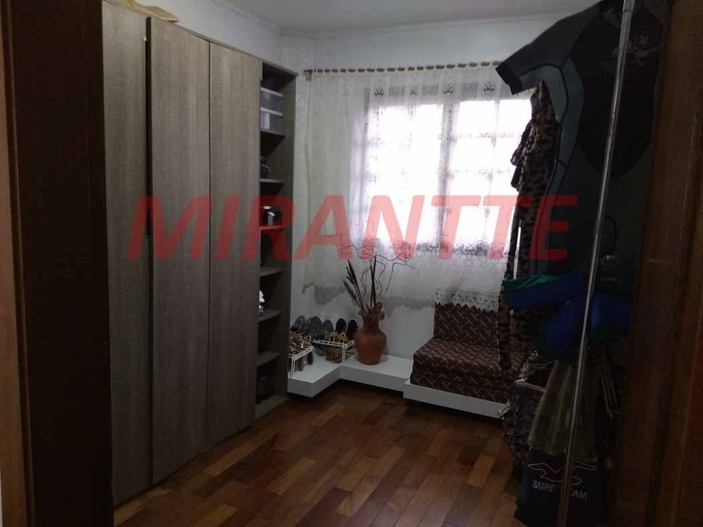 Sobrado de 319m² com 3 quartos em Água Fria