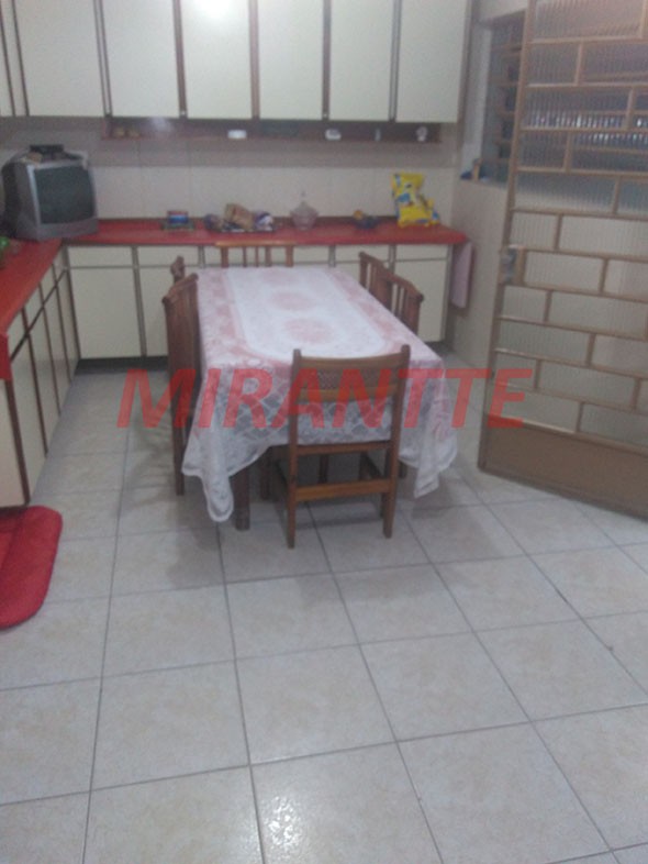 Sobrado de 172m² com 3 quartos em Vila Baruel