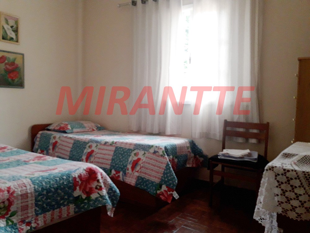 Sobrado de 176m² com 3 quartos em Vila Nivi