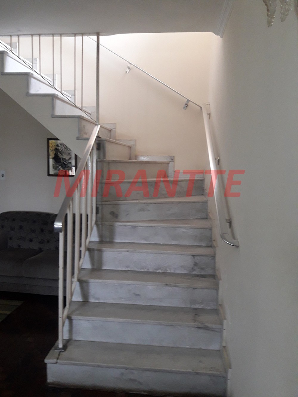 Sobrado de 176m² com 3 quartos em Vila Nivi