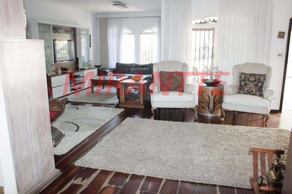 Sobrado de 340m² com 3 quartos em Jardim Virginia Bianca