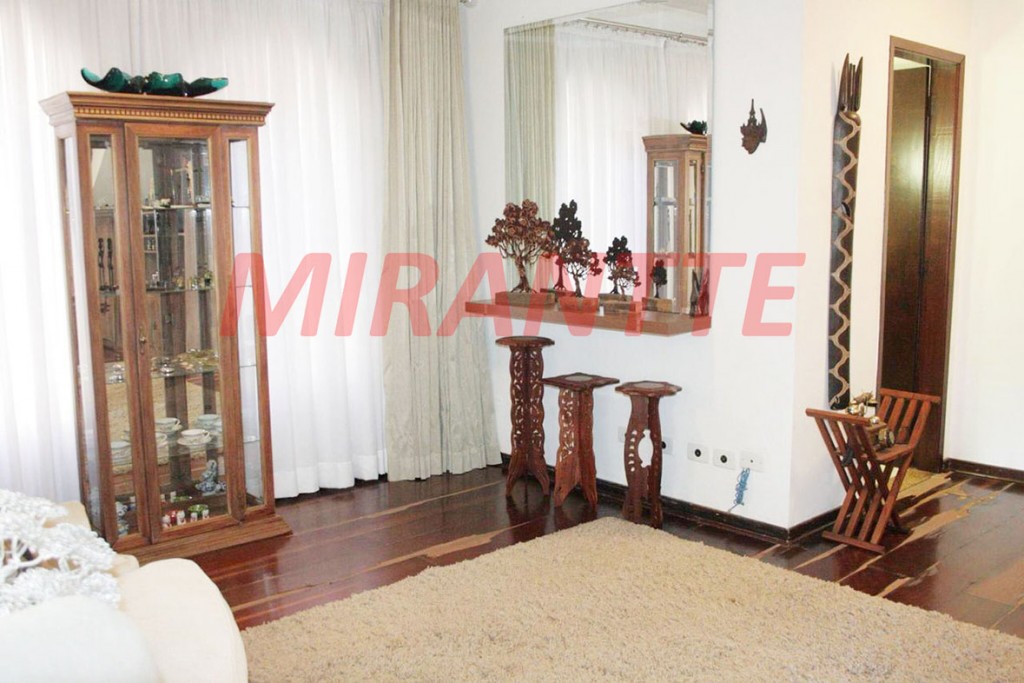 Sobrado de 340m² com 3 quartos em Jardim Virginia Bianca