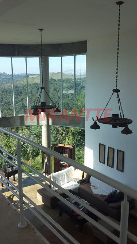Sobrado de 350m² com 4 quartos em Viradouro