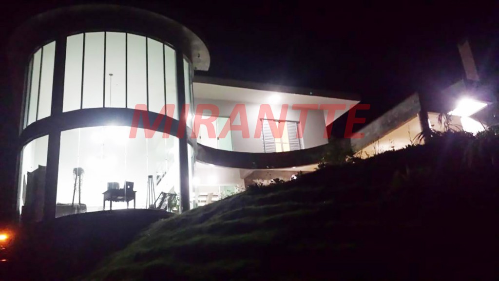 Sobrado de 350m² com 4 quartos em Viradouro