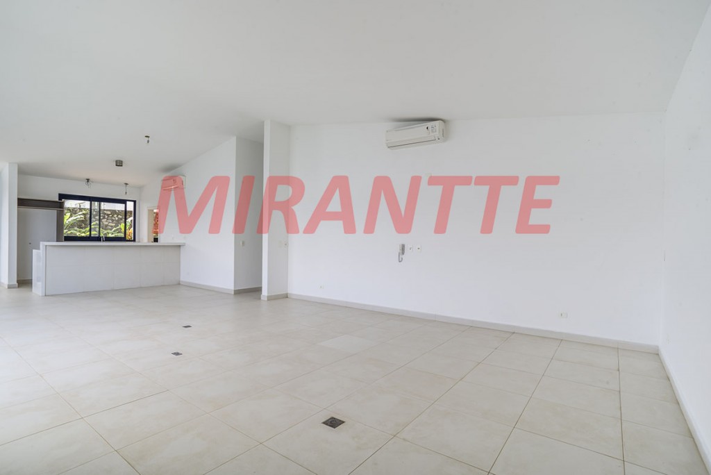 Cond. fechado de 181m² com 3 quartos em ENSEADA