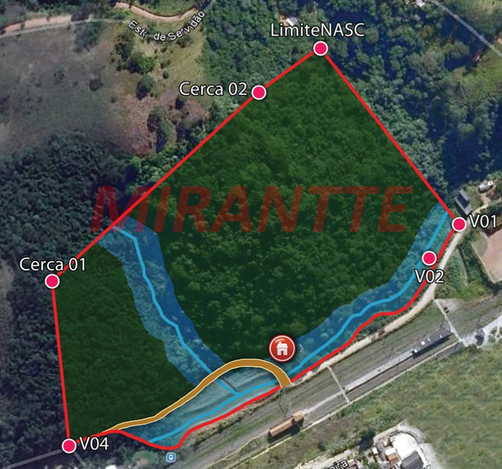 Terreno de 125000m² em Centro