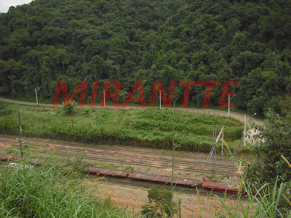 Terreno de 125000m² em Centro