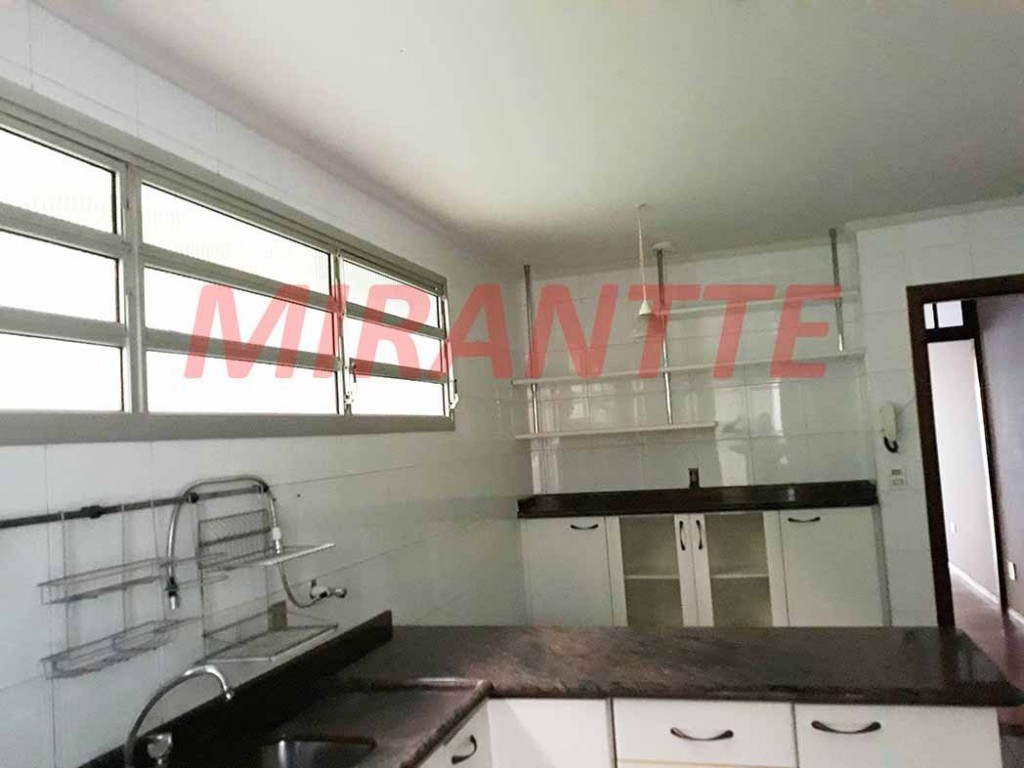 Sobrado de 171m² com 3 quartos em Santana
