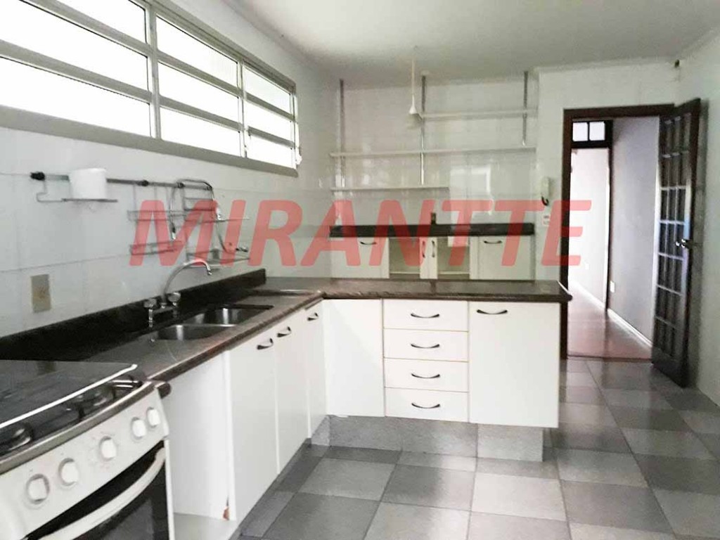 Sobrado de 171m² com 3 quartos em Santana