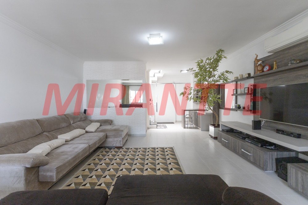 Sobrado de 240m² com 3 quartos em Parada Inglesa