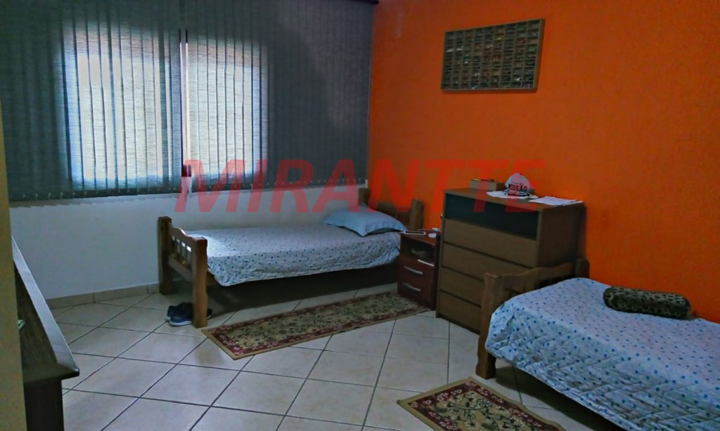 Casa terrea de 250m² com 4 quartos em Vila Mazzei