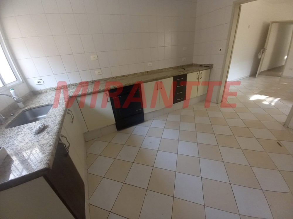 Sobrado de 120m² com 3 quartos em Vila Mazzei