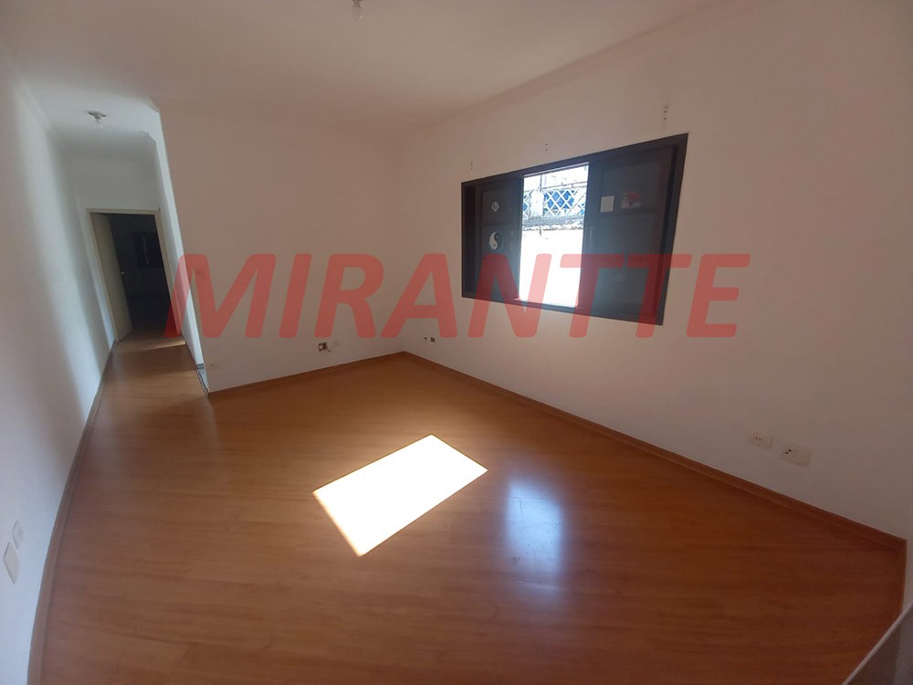 Sobrado de 120m² com 3 quartos em Vila Mazzei
