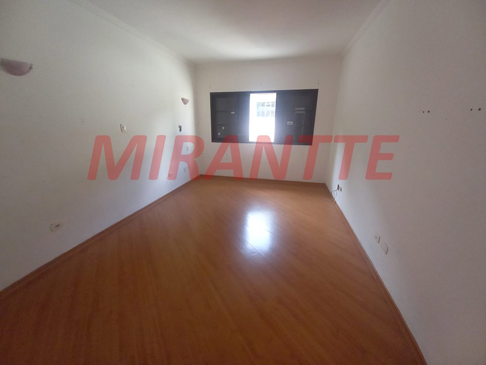 Sobrado de 120m² com 3 quartos em Vila Mazzei