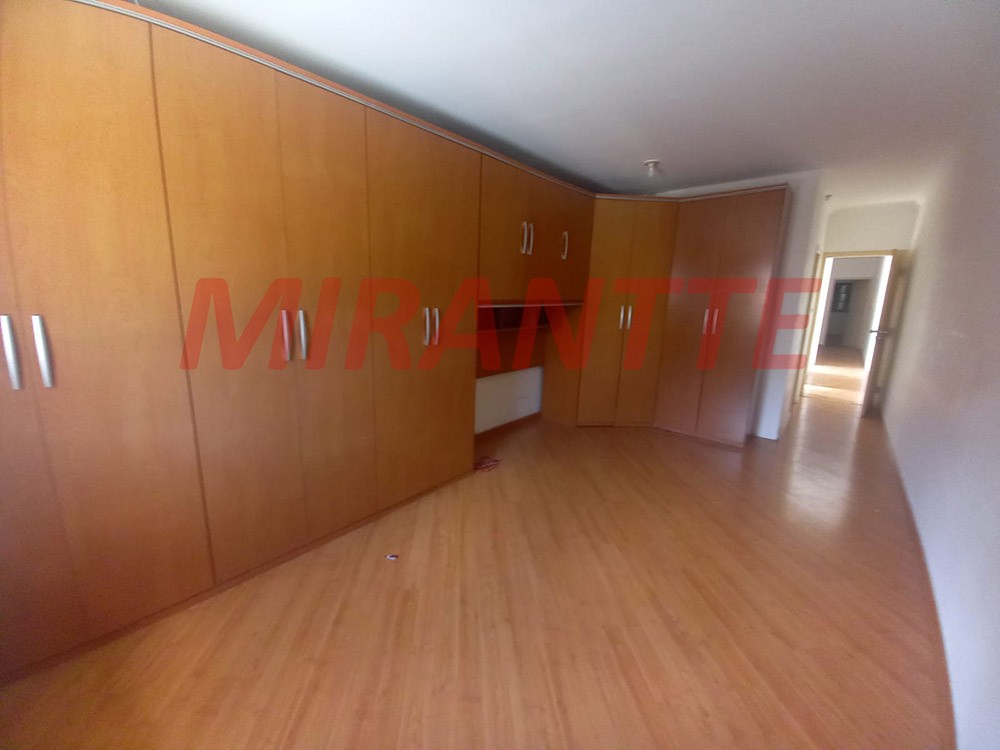 Sobrado de 120m² com 3 quartos em Vila Mazzei
