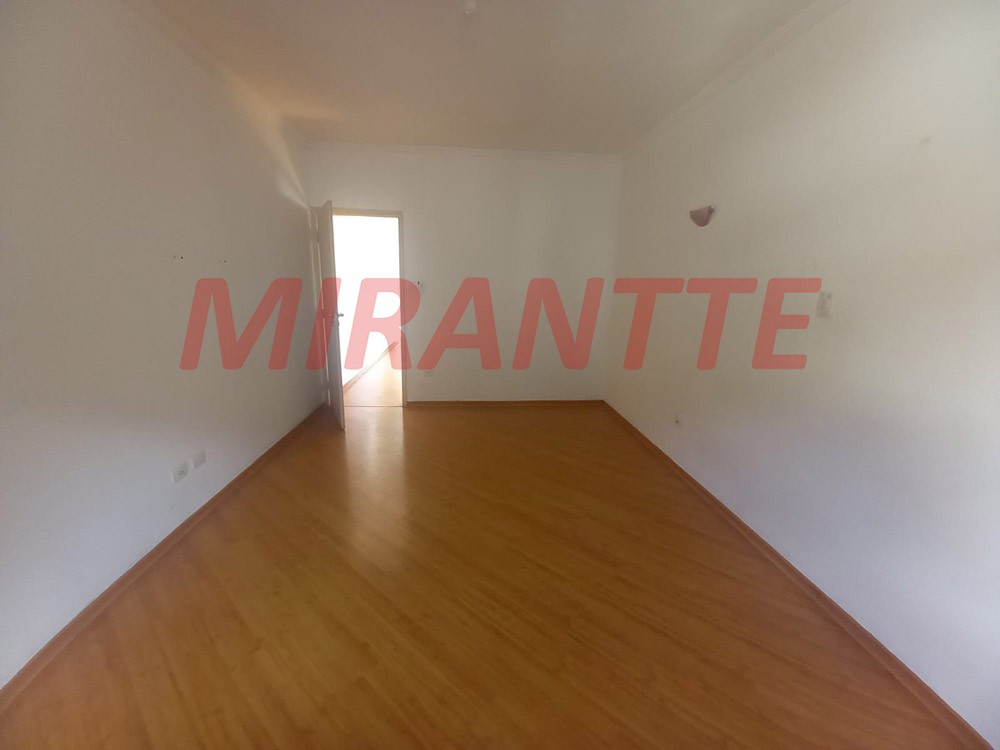 Sobrado de 120m² com 3 quartos em Vila Mazzei