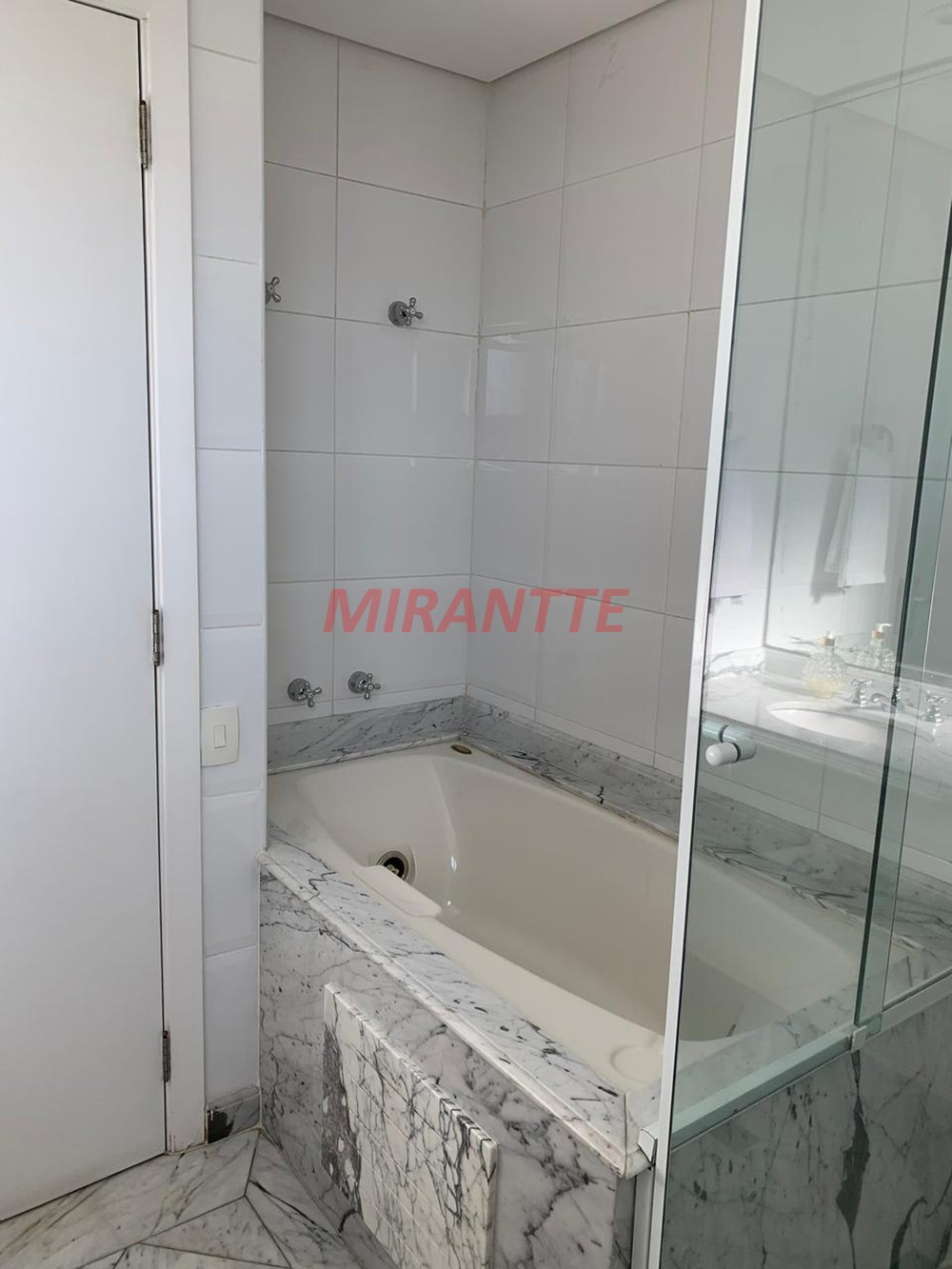 Apartamento de 179m² com 3 quartos em Santana