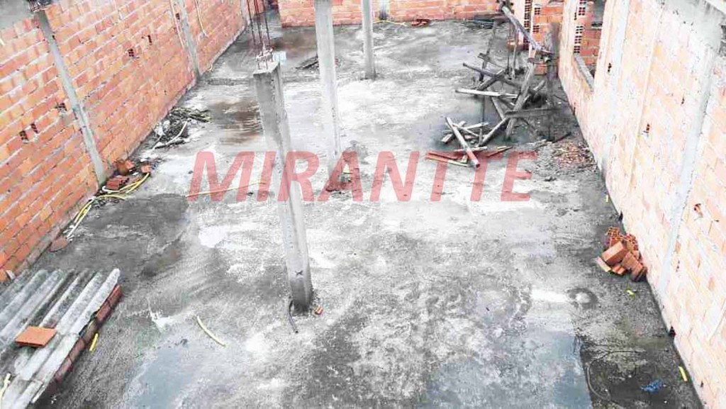Terreno de 250m² em CENTRO