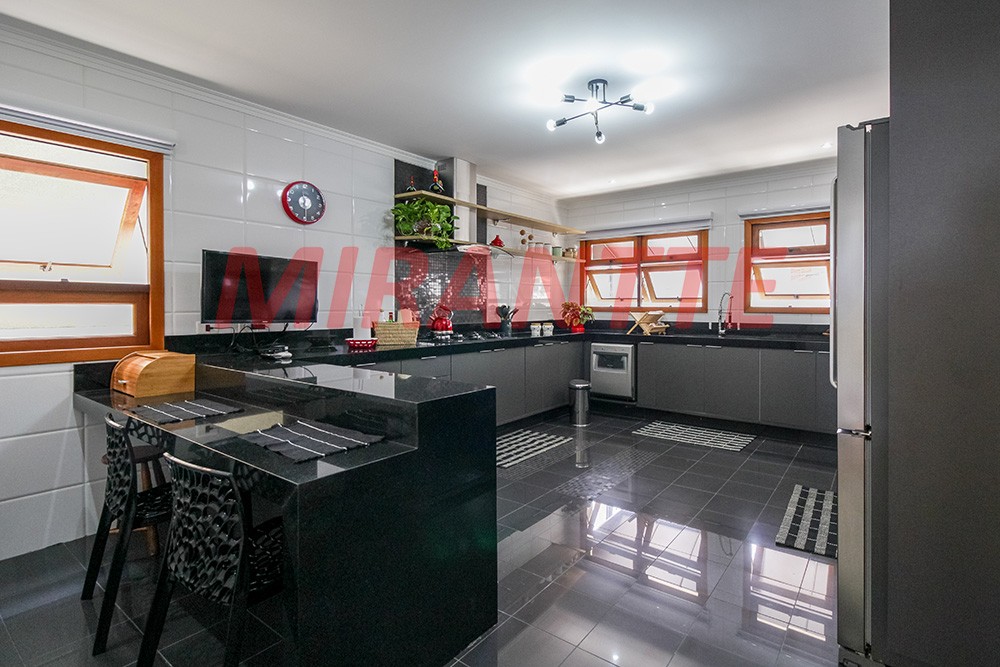 Sobrado de 500m² com 6 quartos em Jardim Kherlakian