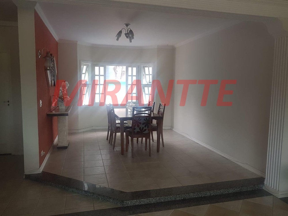 Sobrado de 420m² com 4 quartos em Jardim Guapíra