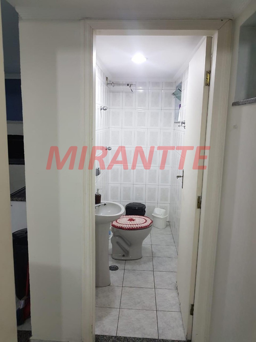 Sobrado de 420m² com 4 quartos em Jardim Guapíra