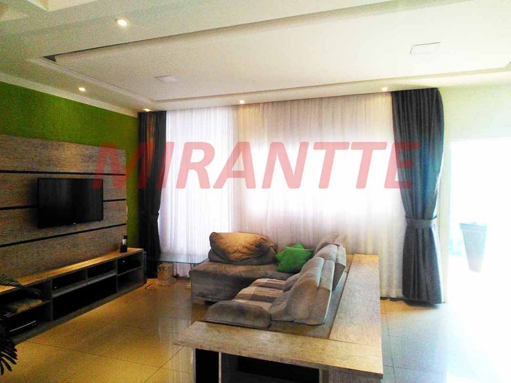 Sobrado de 142m² com 3 quartos em CENTRO