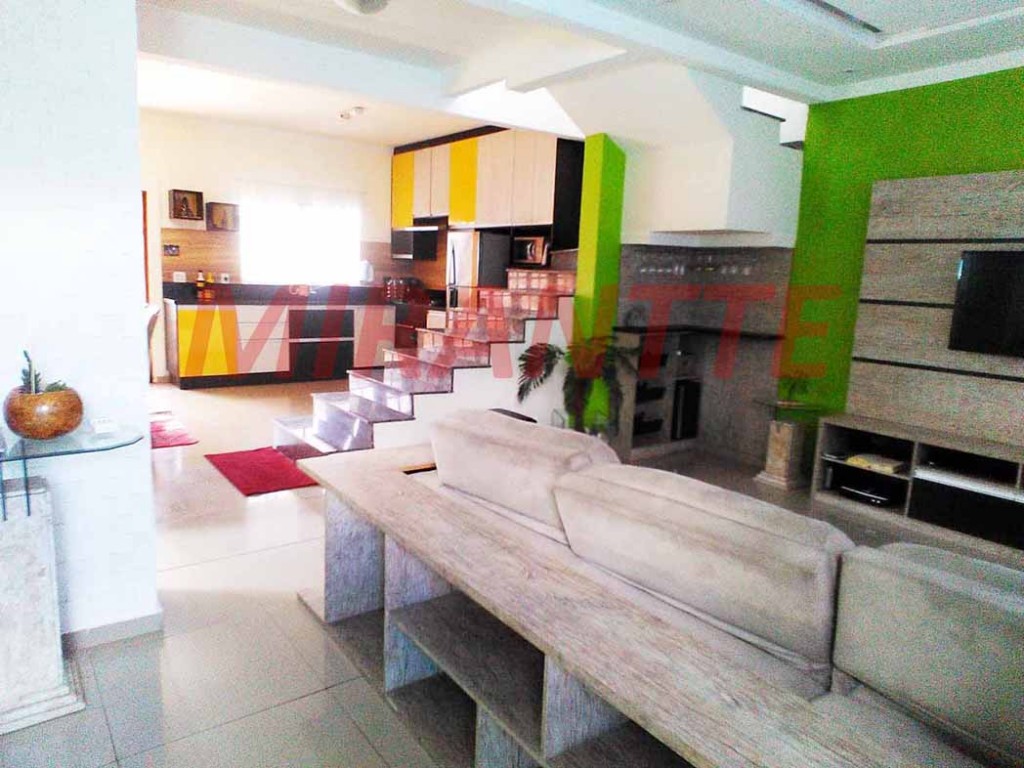 Sobrado de 142m² com 3 quartos em CENTRO