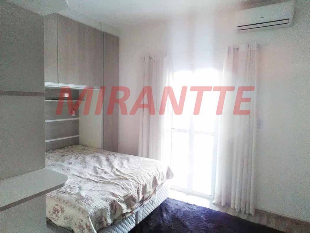 Sobrado de 142m² com 3 quartos em CENTRO