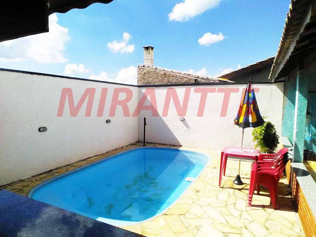 Sobrado de 142m² com 3 quartos em CENTRO