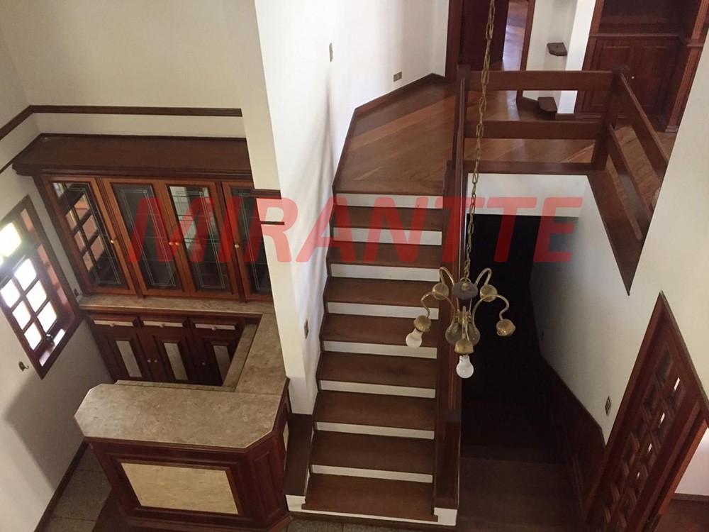 Cond. fechado com 4 quartos em Granja Viana