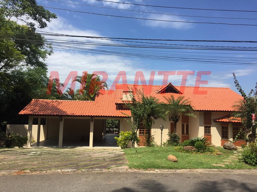 Cond. fechado com 4 quartos em Granja Viana