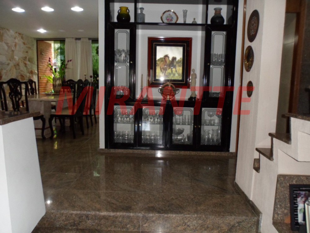 Sobrado de 740m² com 4 quartos em Jardim Bibi