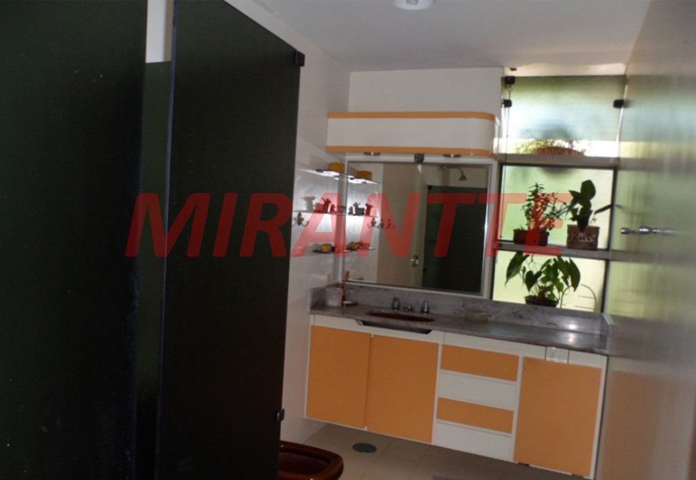 Sobrado de 740m² com 4 quartos em Jardim Bibi