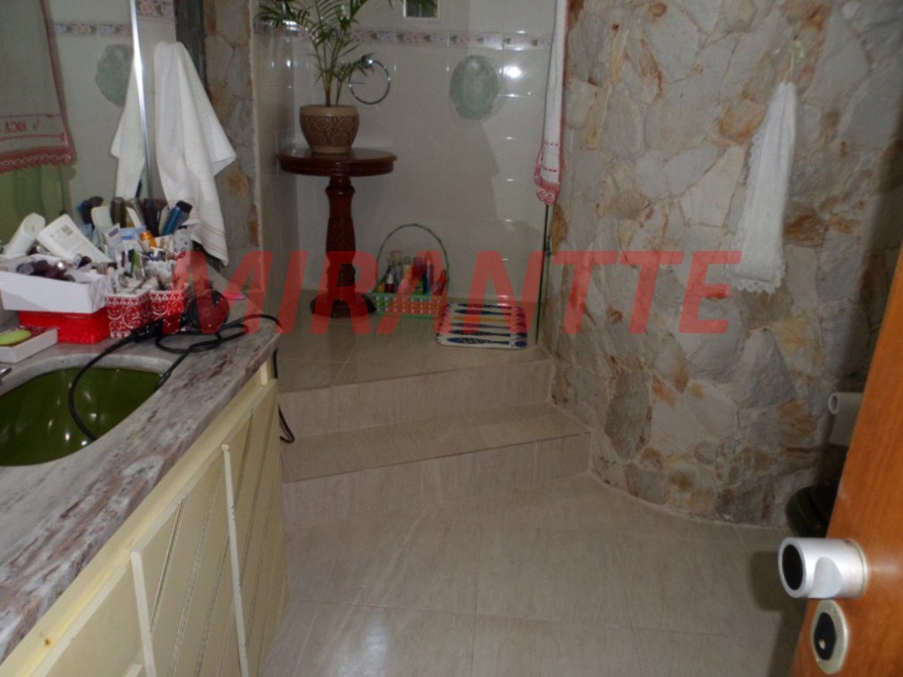 Sobrado de 740m² com 4 quartos em Jardim Bibi