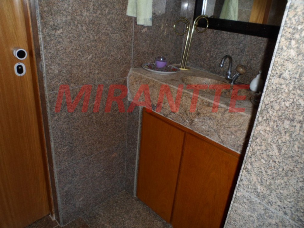 Sobrado de 740m² com 4 quartos em Jardim Bibi