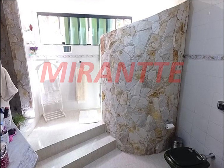 Sobrado de 740m² com 4 quartos em Jardim Bibi