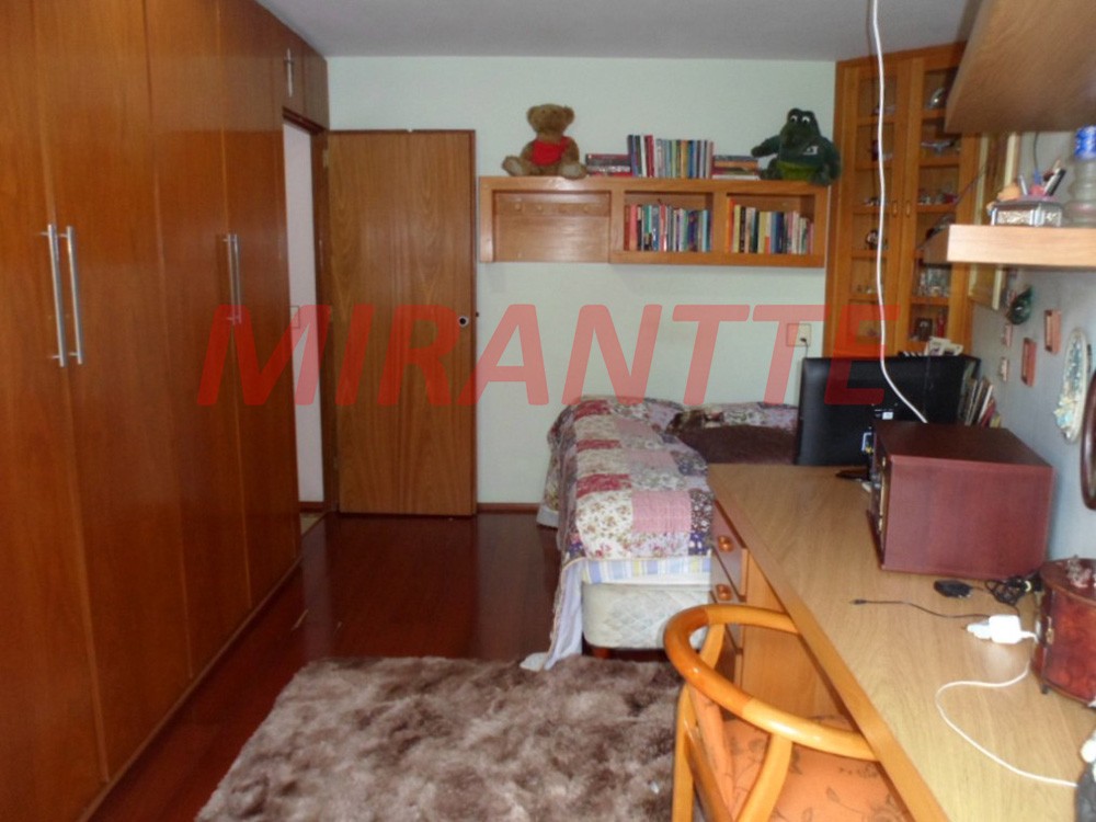Sobrado de 740m² com 4 quartos em Jardim Bibi