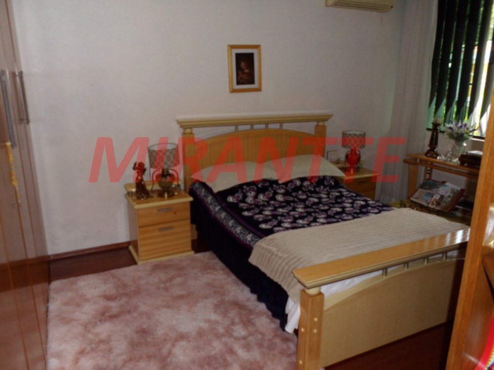 Sobrado de 740m² com 4 quartos em Jardim Bibi