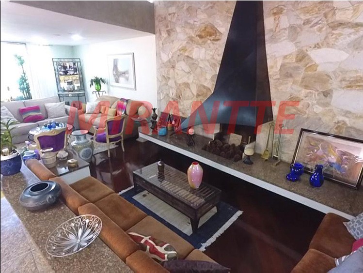 Sobrado de 740m² com 4 quartos em Jardim Bibi