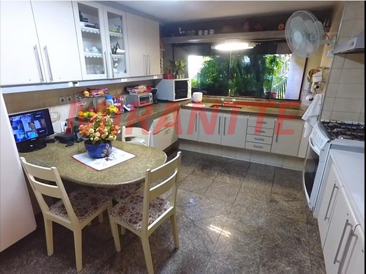 Sobrado de 740m² com 4 quartos em Jardim Bibi