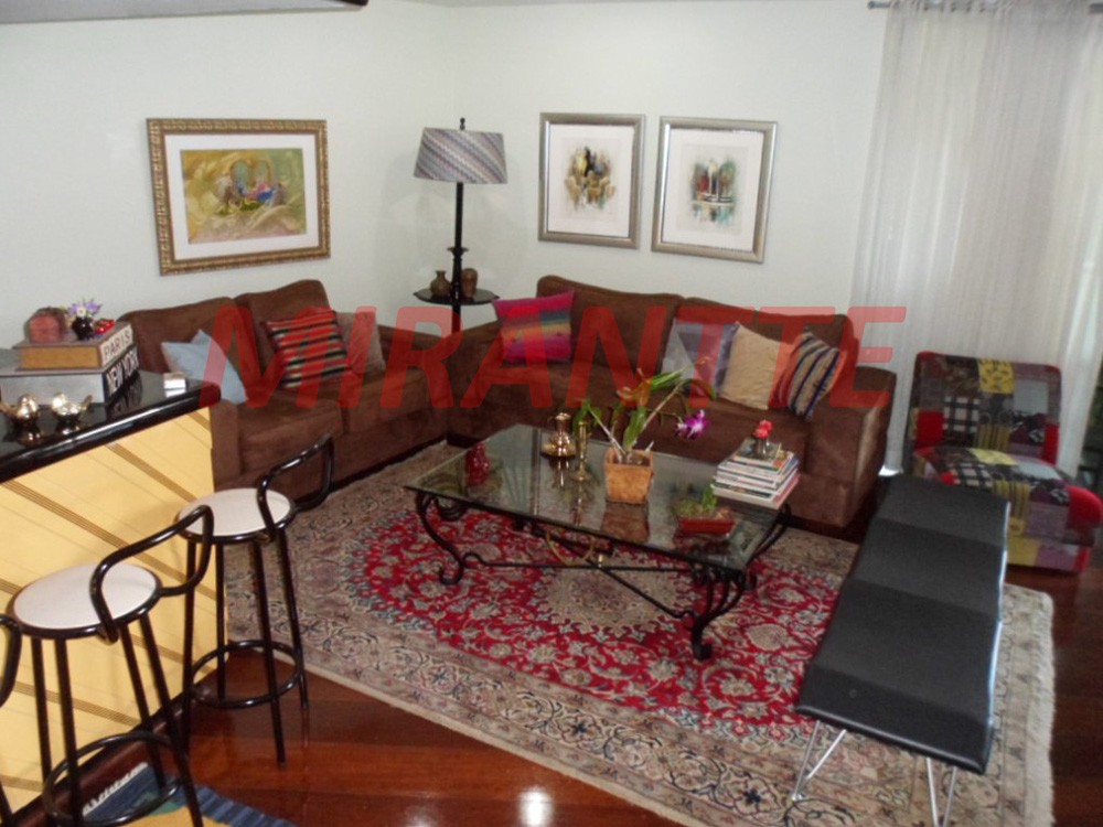 Sobrado de 740m² com 4 quartos em Jardim Bibi