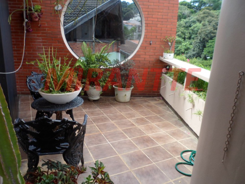 Sobrado de 740m² com 4 quartos em Jardim Bibi