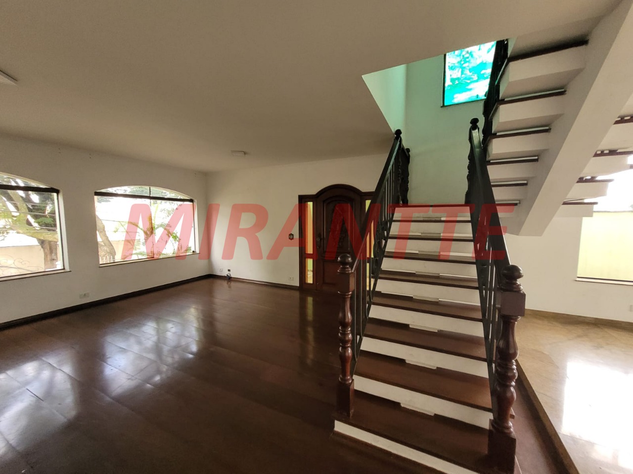 Sobrado de 468m² com 4 quartos em Jardim São Bento