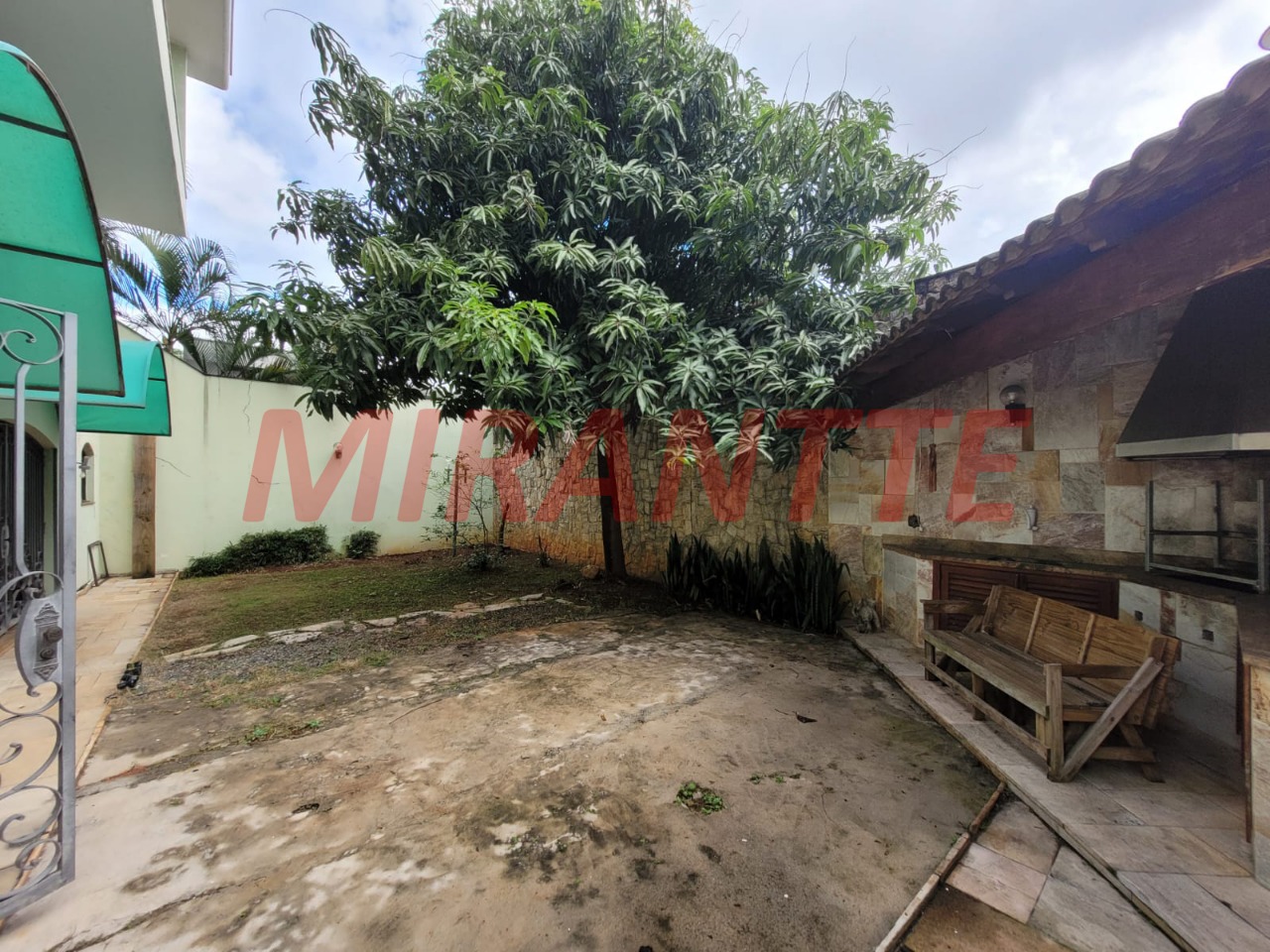 Sobrado de 468m² com 4 quartos em Jardim São Bento